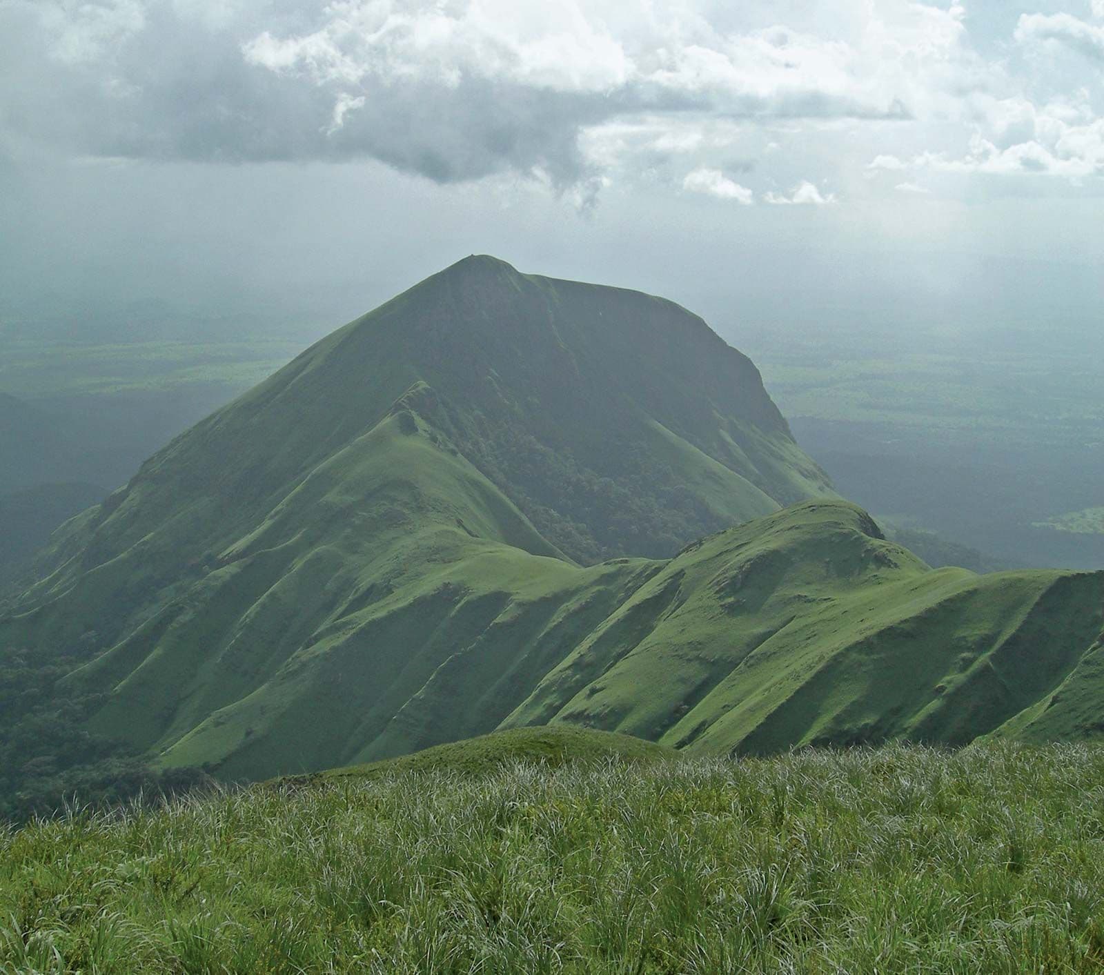 Winter in Macenta, Guinea: A Dry Season Guide
