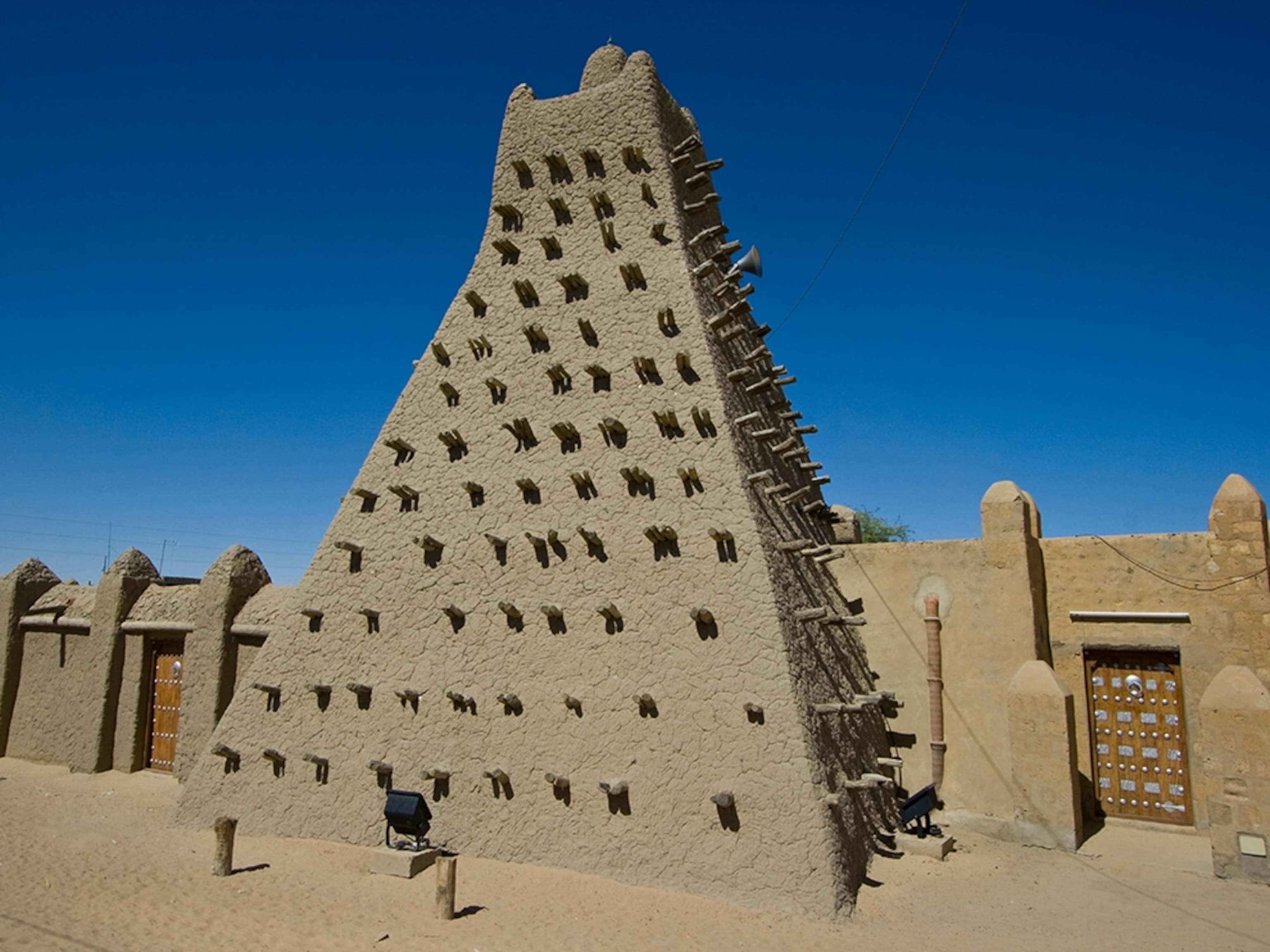 Mali, Guinea: A Spring Journey Through Saharan Landscapes