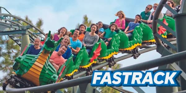 Theme park navigation tips with fast pass and mobile app usage for efficient experience