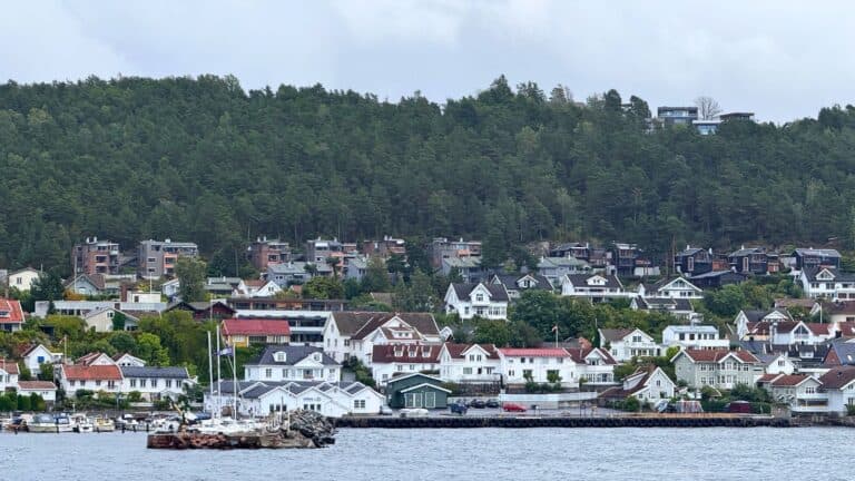 Shopping in Drøbak: The Sunday Town