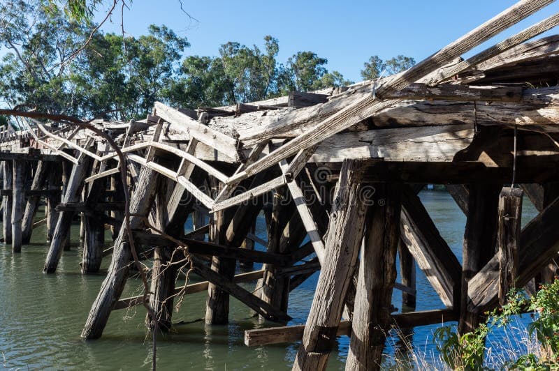 Chinamans Bridge, a historic stone bridge spanning the Goulburn River in Nagambie