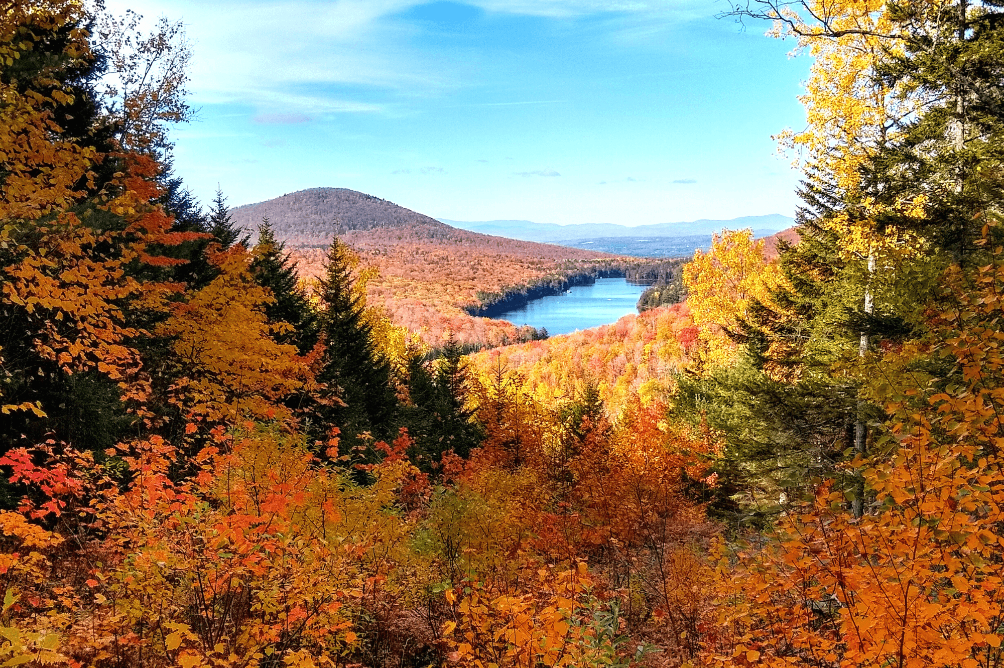 Top autumn travel destinations with colorful foliage and scenic landscapes