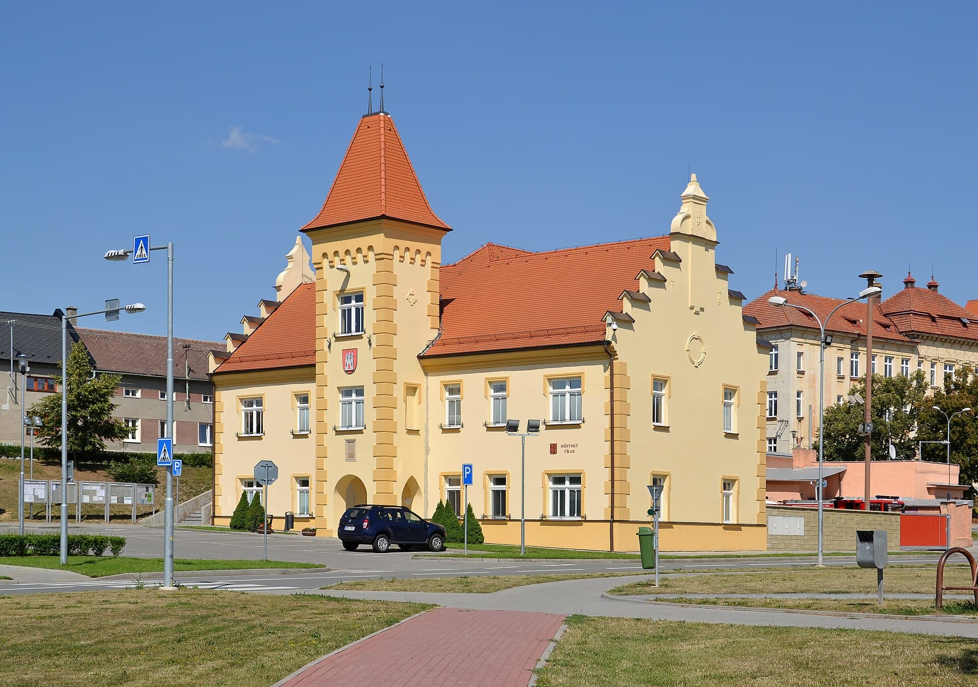Kostelec na Hané (Kosteletz in der Hanna) - town hall.jpg