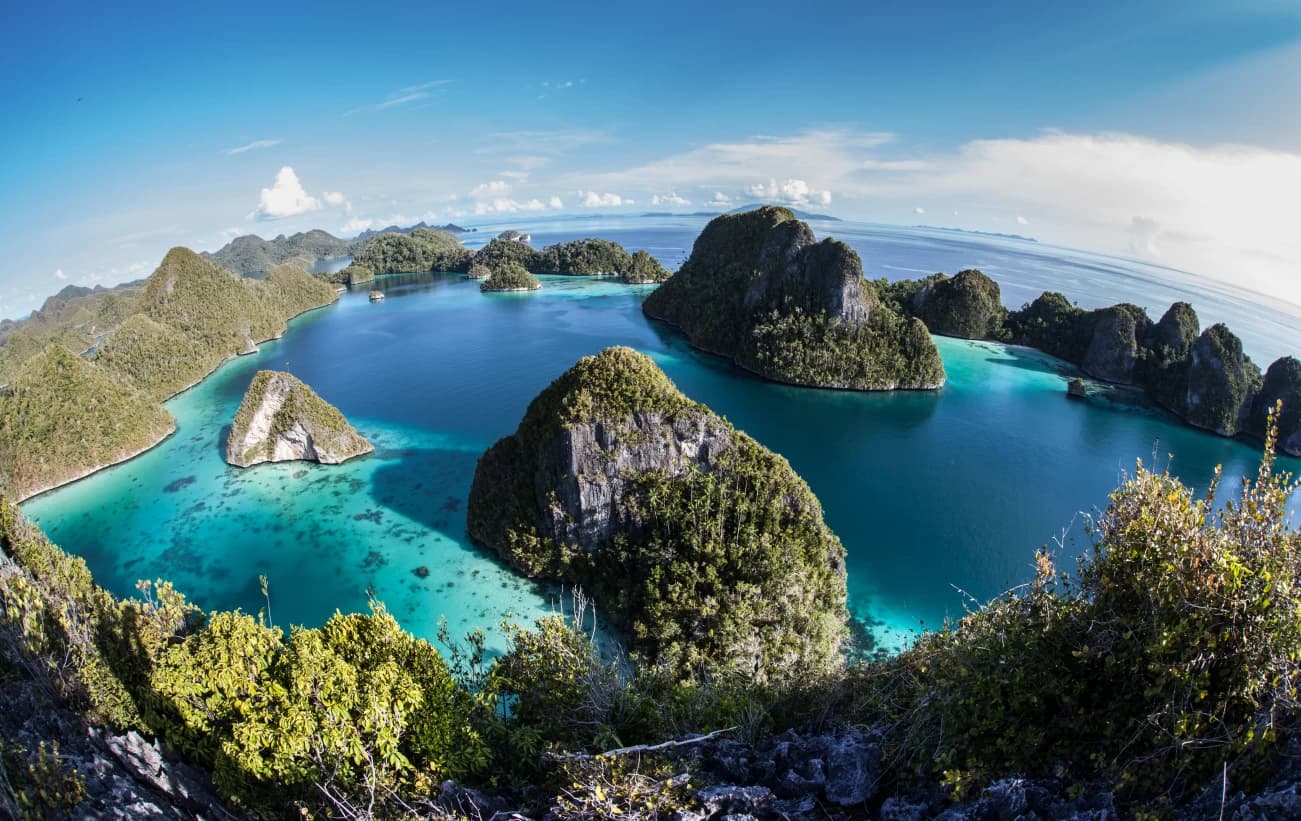 Madang, Papua New Guinea: The Autumn Diver’s Escape