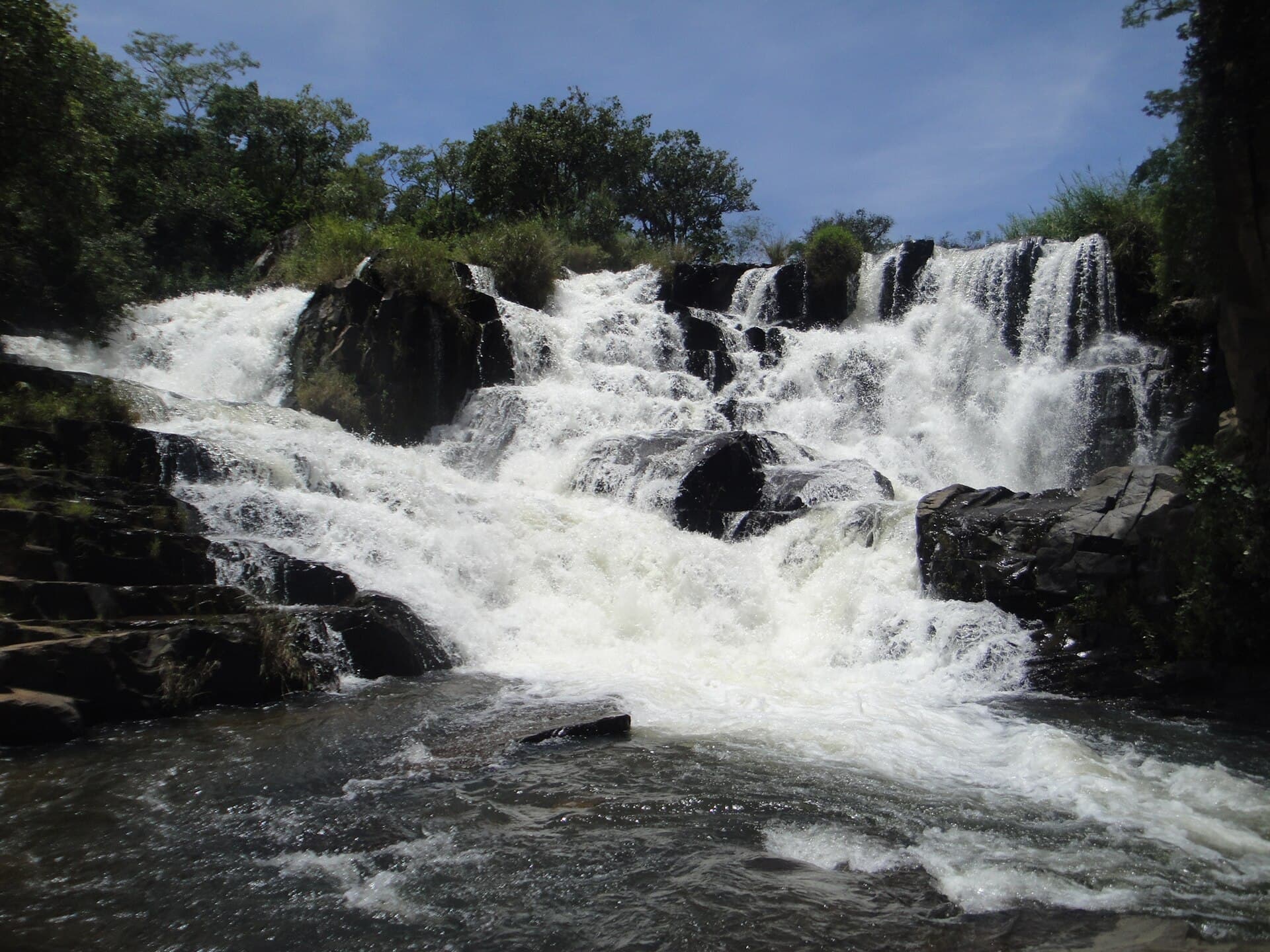 Nyangombefalls.JPG